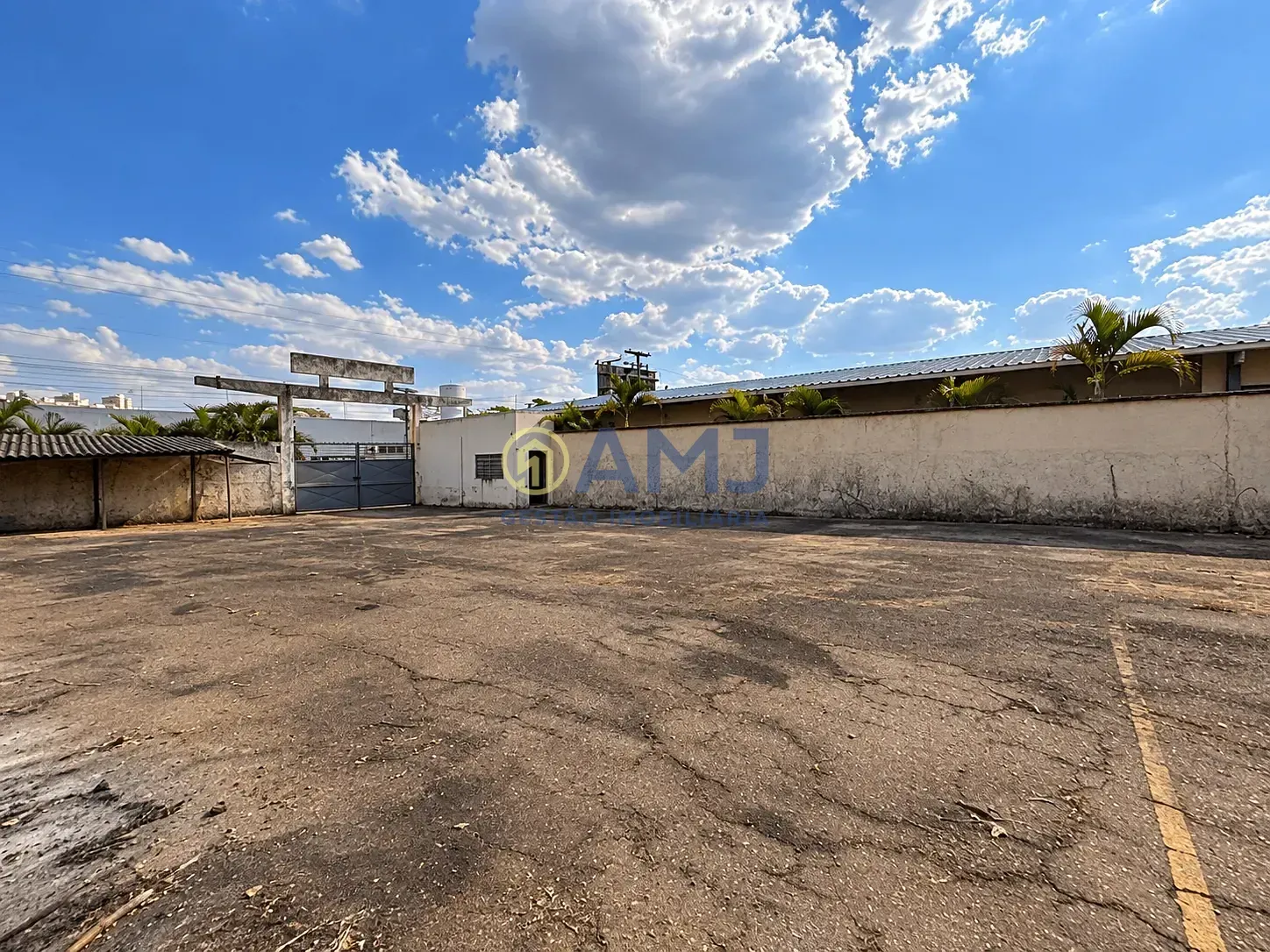 Imagem ÁREA COMERCIAL À VENDA | SETOR SANTA GENOVEVA - GOIÂNIA