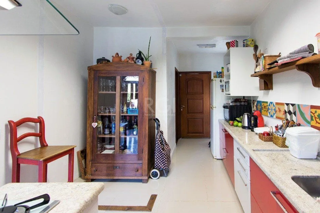 Imagem Casa para Venda - 250m², 3 dormitórios, sendo 2 suites, 3 vagas - Ponta Grossa