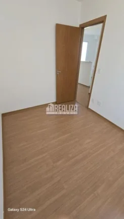 Imagem Aluguel de Apartamento com Piscina no Condomínio Residencial Veneza, bairro Vila Arquelau, em Uberaba