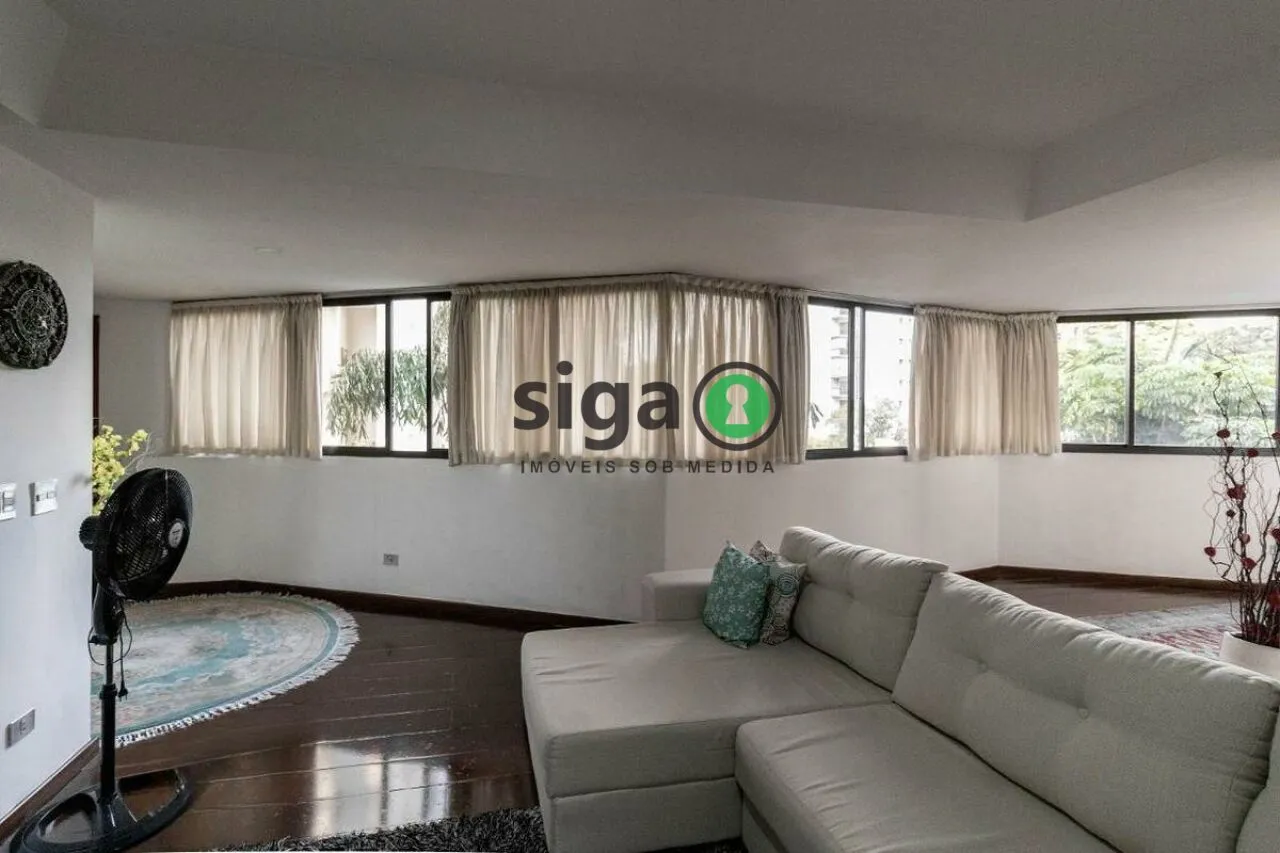 Imagem Apartamento em Moema de 4 Quartos com 4 Vagas - 275m² à Venda.
