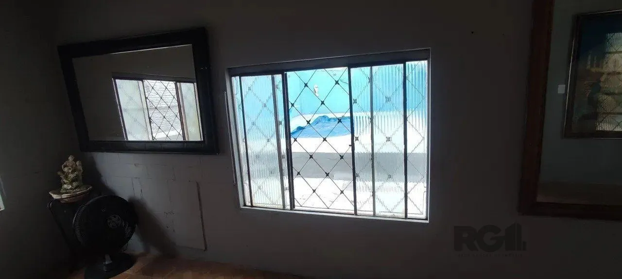 Imagem Casa com 2 quartos, vagas de garagem, piscina, bairro Sarandi, Porto Alegre/RS