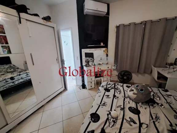 Imagem Casa triplex à venda com 3 quartos, 1 suite, churrasqueira, 1 vaga por R$750.000,00 no Campo Grande em Santos