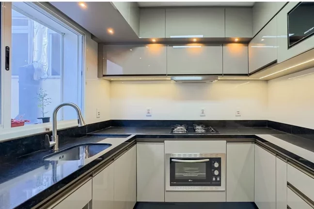Imagem Casa em Condomínio para venda no bairro Vila Ipiranga em Porto Alegre
