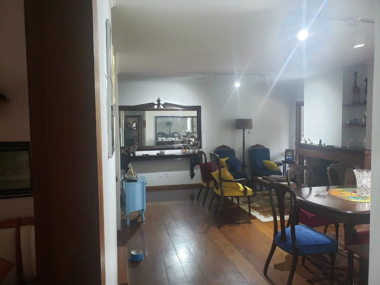Imagem Cobertura para Venda - 296m², 3 dormitórios, sendo 1 suites, 3 vagas - Petrópolis