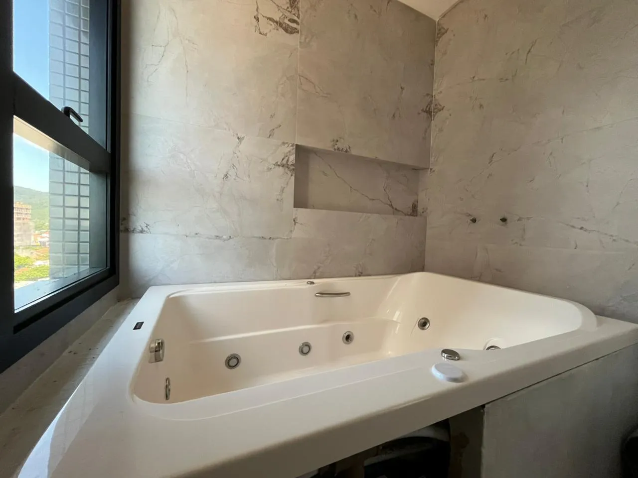 Imagem Apartamento com vista para o mar à venda com 197m2 por R$ 4.000.000,00