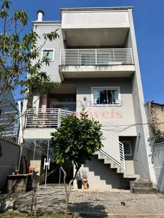 Imagem Sobrado no Uberaba/PR - Permuta por Imóveis em Itapoá/SC