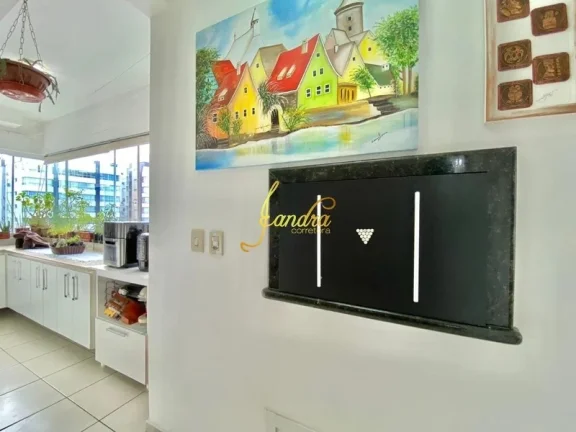 Imagem Apartamento com vista parcial na avenida a 50m do mar
