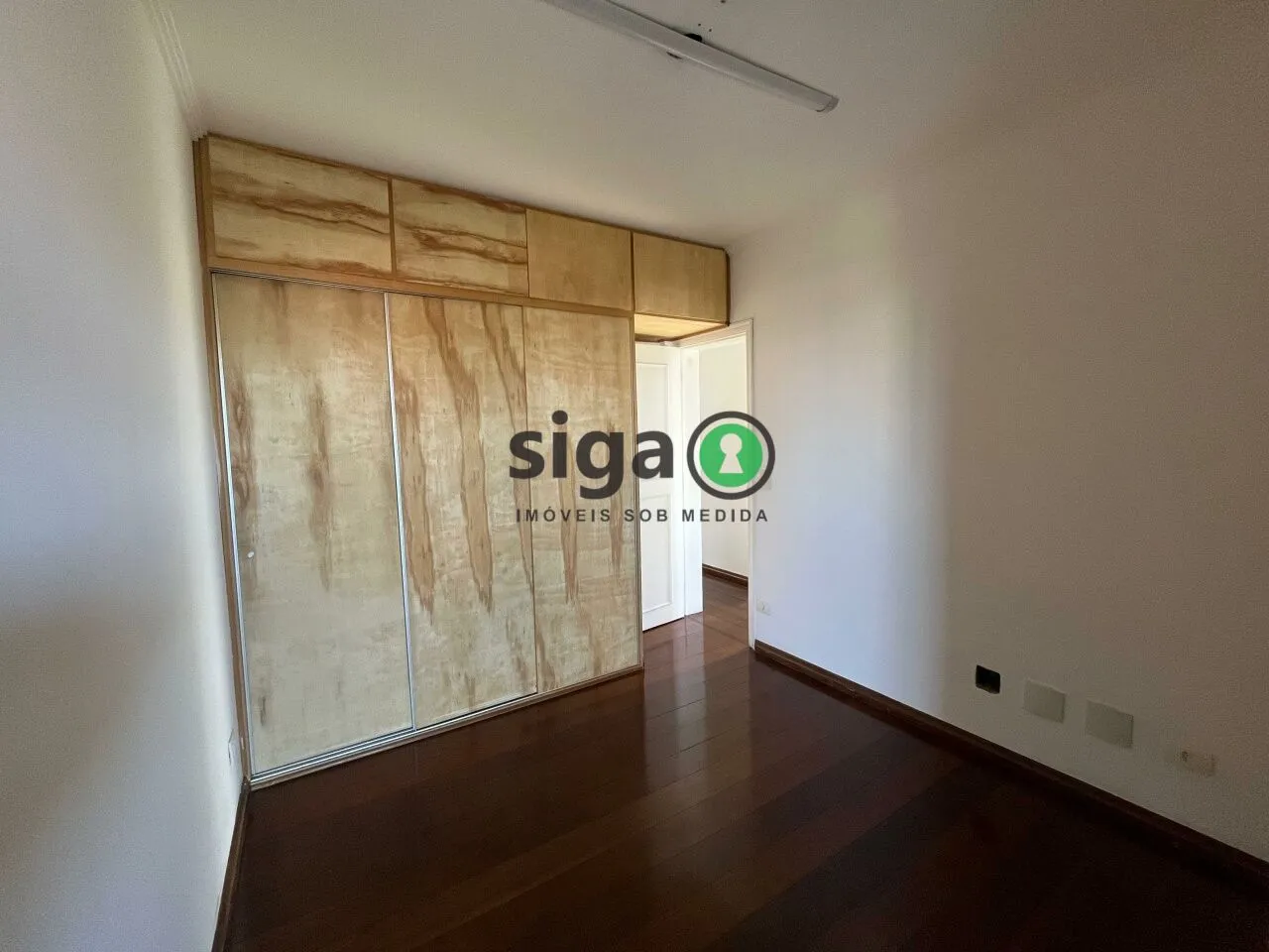 Imagem VENDA DE APARTAMENTO DE 176M2 NA VILA MARIANA COM 4 DORMITORIOS E 3 VAGAS GARAGEM