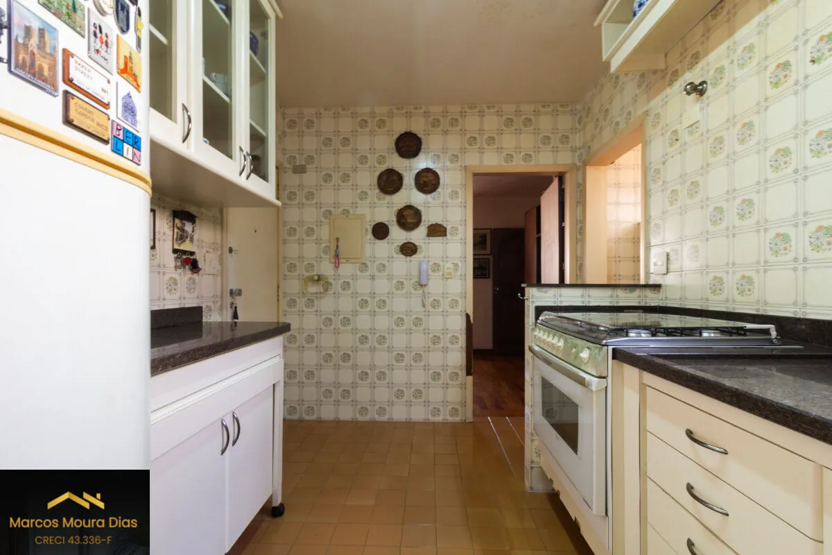 Imagem Apartamento em Perdizes com 4 Dormitórios ( 1 suíte) com 136m² e 2 Vagas. Edifício com Piscina e Portaria 24 hs