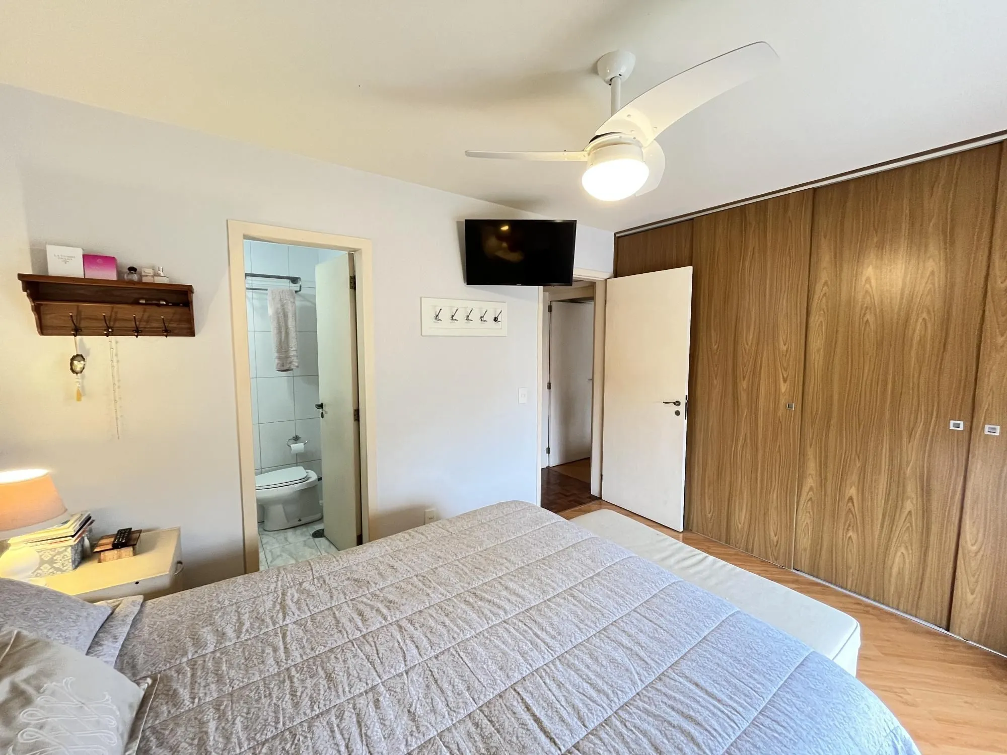 Imagem Apartamento de 2 quartos, suíte e 2 vagas de garagem no bairro Jardim Botânico.