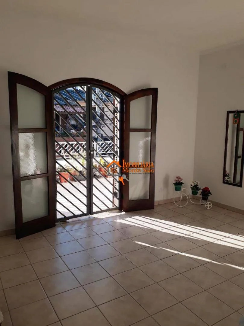 Imagem Sobrado com 4 dormitórios à venda, 260 m² por R$ 850.000,00 - Jardim Santa Clara - Guarulhos/SP