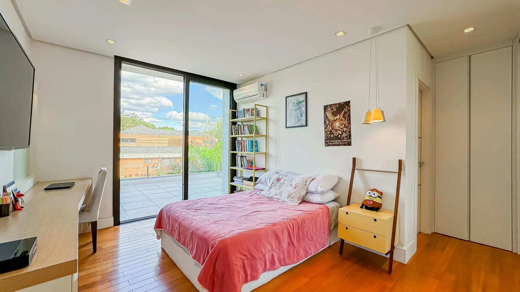 Imagem **Casa de Condomínio em Belém Novo, Porto Alegre, RS**