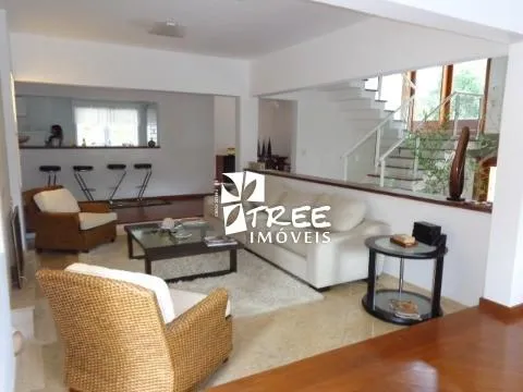 Imagem VENDA DE CASA NO CONDOMÍNIO NOVO HORIZONTE, EM ARUJÁ/SP, semi mobiliada com 3 quartos, suíte c/ hidro, piscina, churrasqueira e 4 vagas. CONSULTE-NOS
