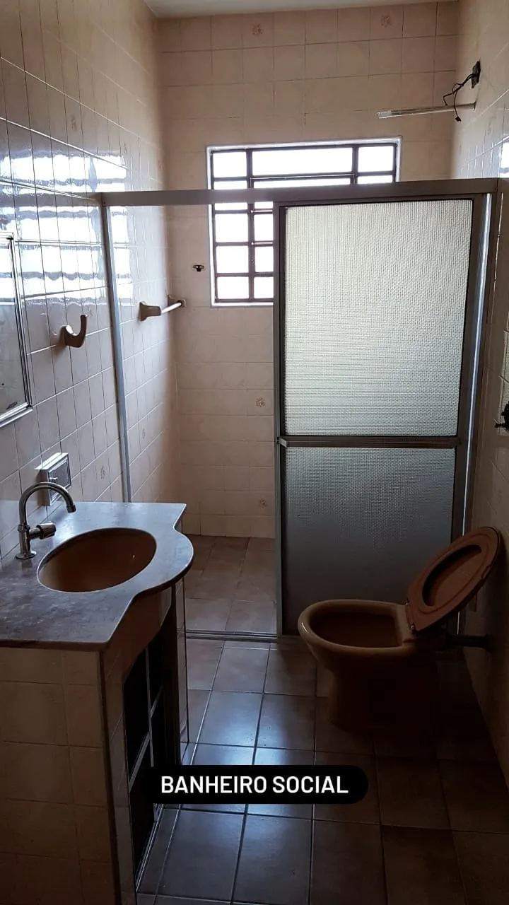 Imagem Comercial à venda 3 Quartos, 1 Suite, 4 Vagas, 250M², Esplanada Santa Terezinha, Taubaté - SP