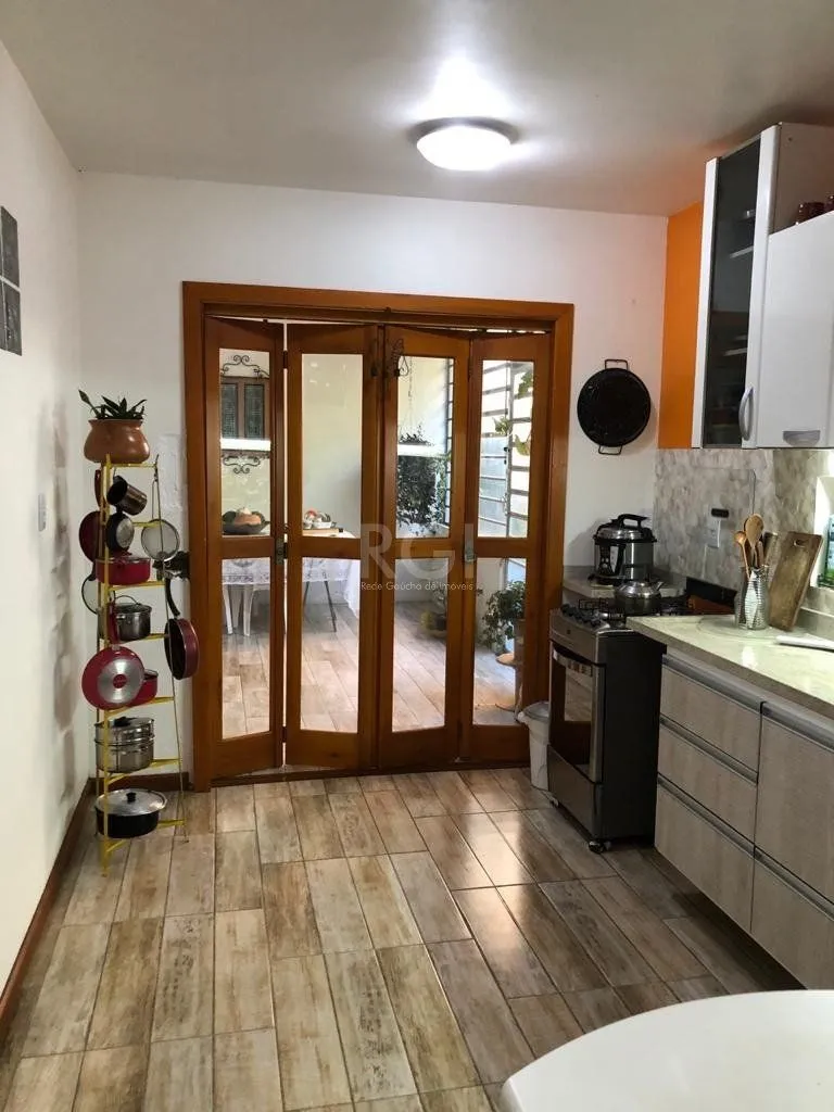 Imagem Casa para Venda - 178.5m², 3 dormitórios, sendo 2 suites, 2 vagas - Tristeza