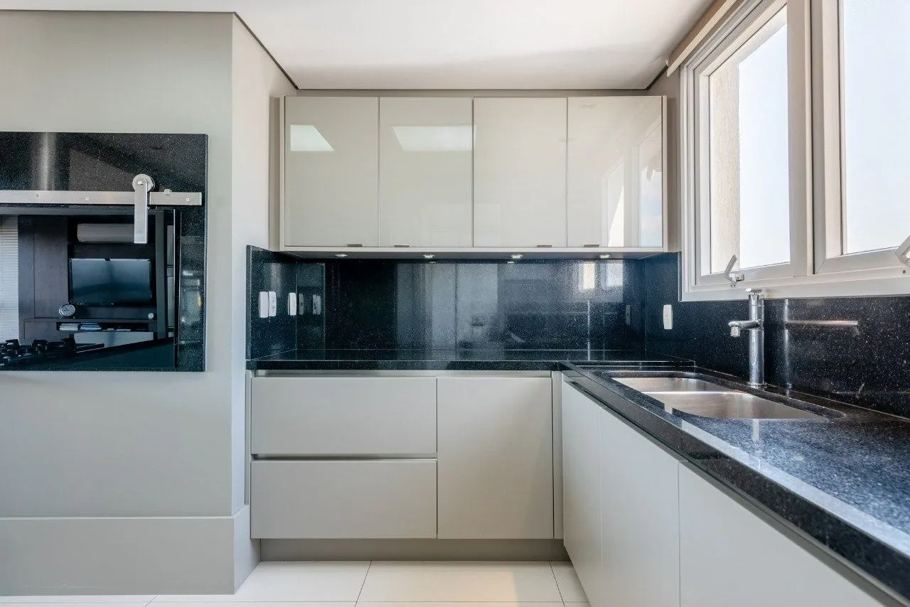 Imagem Apartamento 3 dormitórios, sendo 1 suíte e 2 vagas no Petropolis