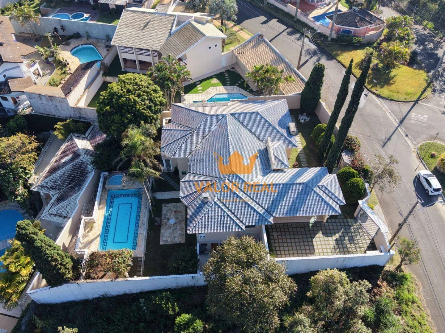 Imagem CASA DE ALTO PADRÃO NO CONDOMÍNIO MALOTA | VISTA PARA A SERRA DO JAPI | 4 SUÍTES