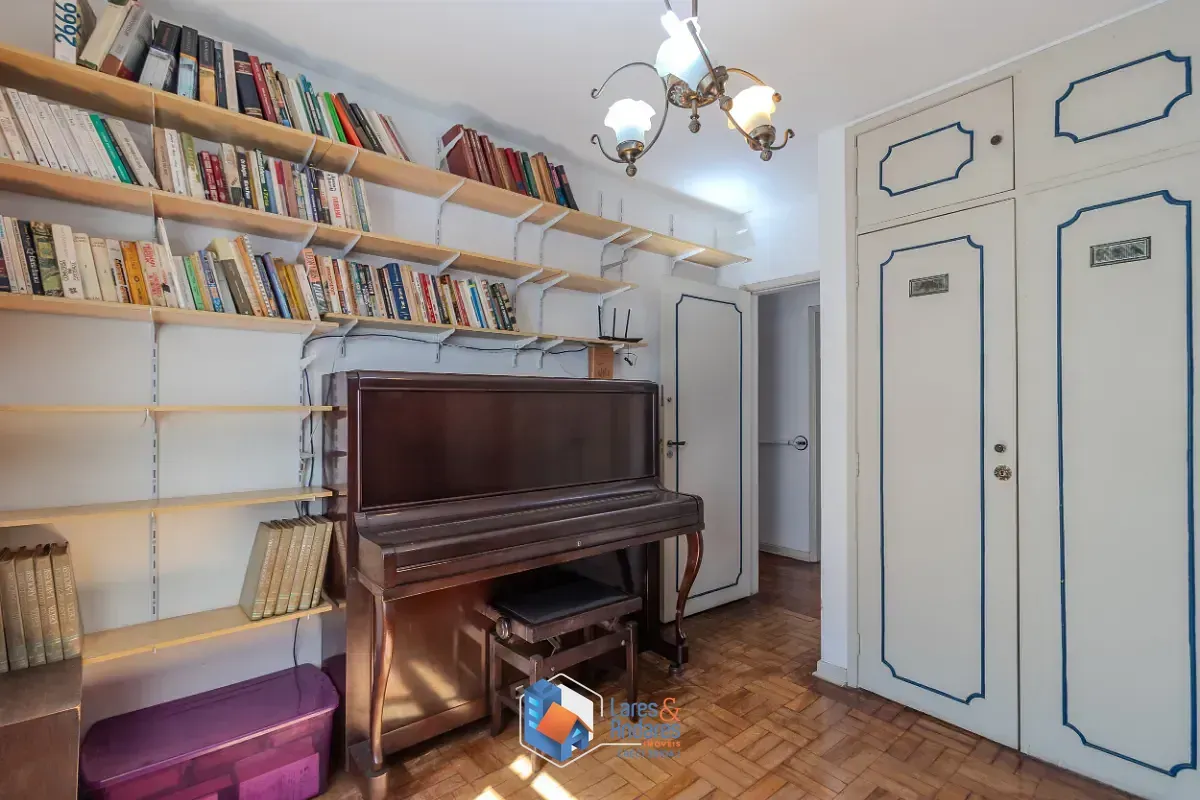 Imagem Sobrado para venda em Chácara Monte Alegre com 4 quartos, sendo 1 suíte, 261m²