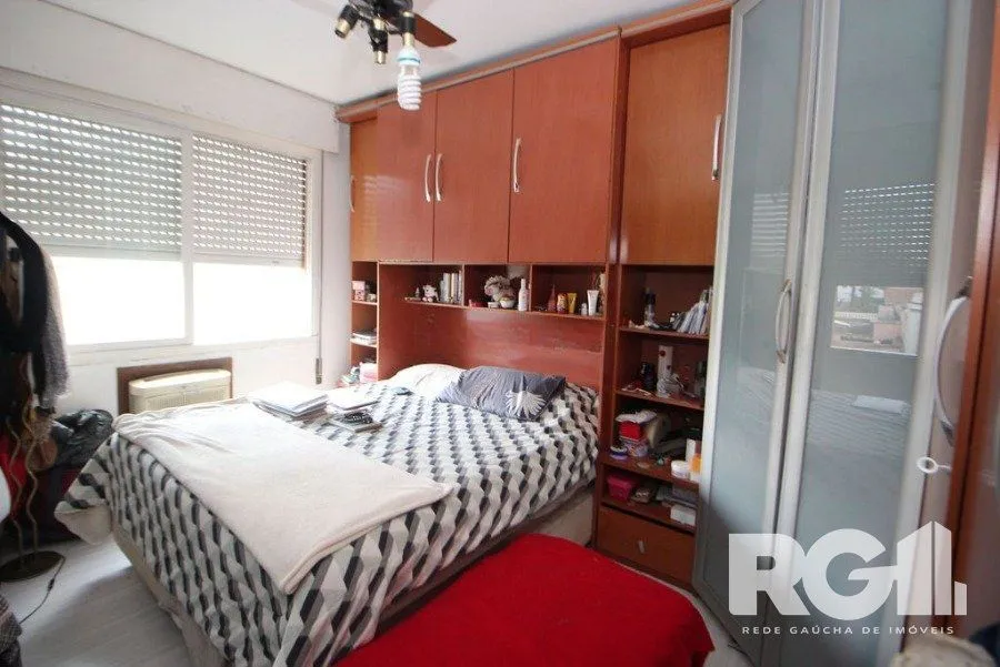 Imagem Amplo apartamento com 92m² privativos e 3 dormitórios, próximo a Sicredi na Av. Assis Brasil.