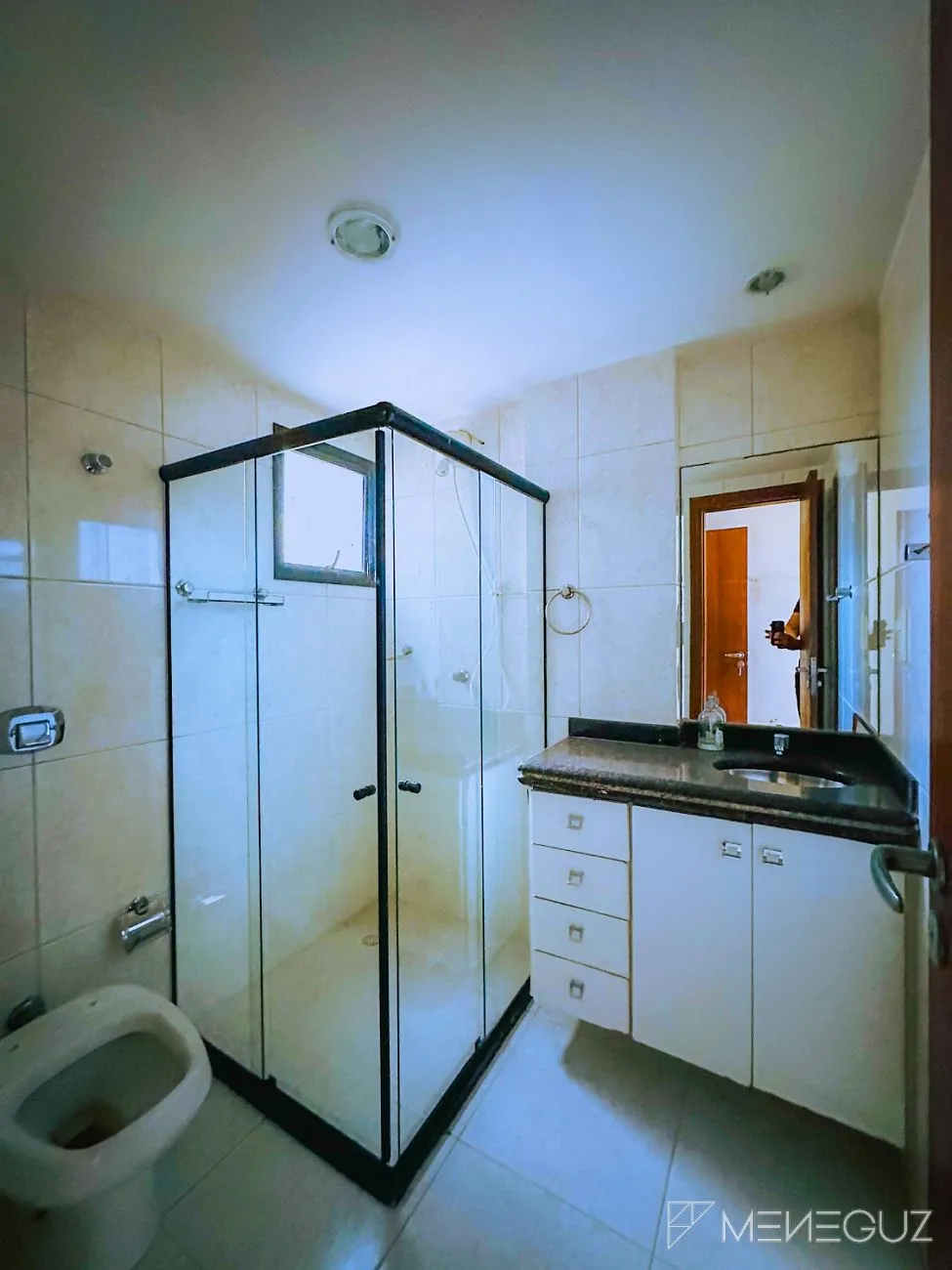 Imagem Apartamento de alto padrão a venda de frente para o mar com 4 Suítes na Deslumbrante Praia do Morro, em Guarapari