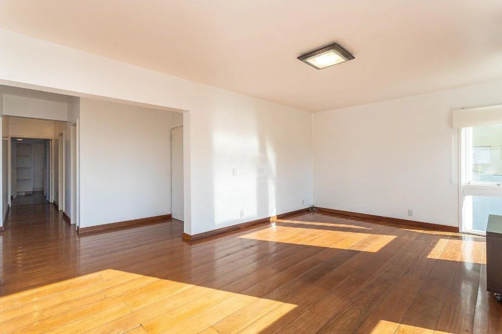 Imagem Apartamento no bairro Higienópolis com 190m² de 3 dormitórios e 2 vagas