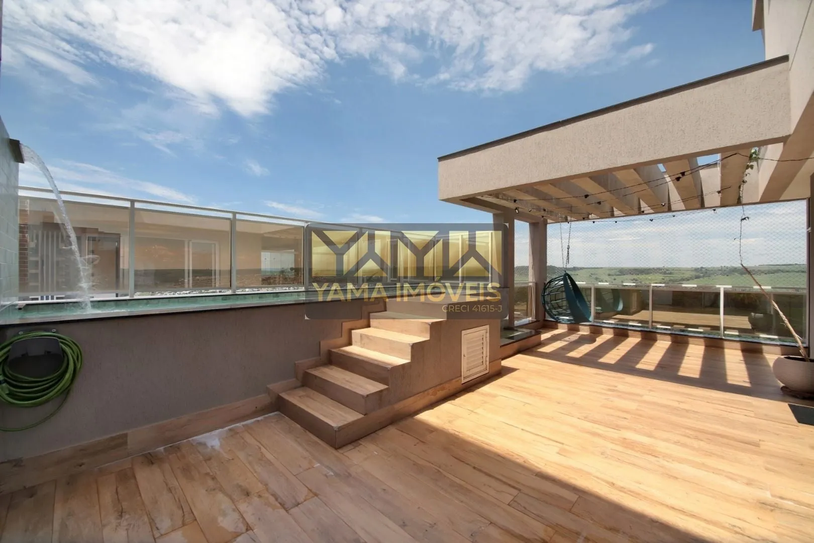 Imagem Edifício Mirante do Ipê - Liberdade de casa com segurança de apartamento, conheça essa jovem cobertura de 3 anos