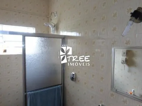 Imagem VENDA DE CHÁCARA NO COPACO, EM ARUJÁ/SP, A/T de 1.700m², A/C 150m², 3 dorm, sala com lareira, espaço c/ churrasqueira, pomar e 10 vagas. CONSULTE-NOS.