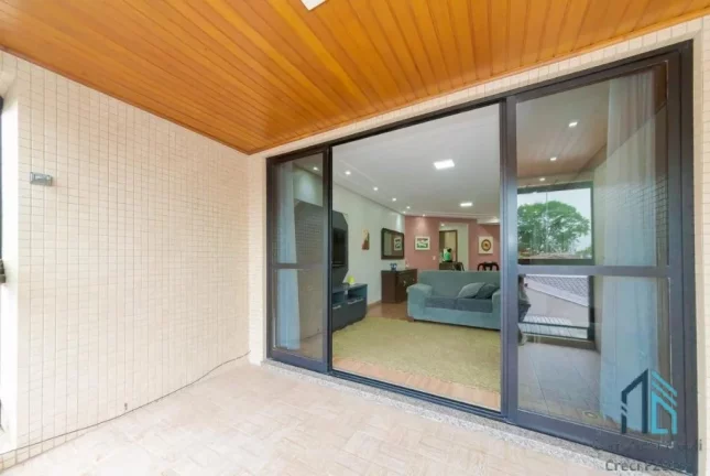 Imagem Apartamento Mobiliado, 03 quartos c/suíte + quarto empregada, 02 vagas no Bacacheri em Curitiba PR
