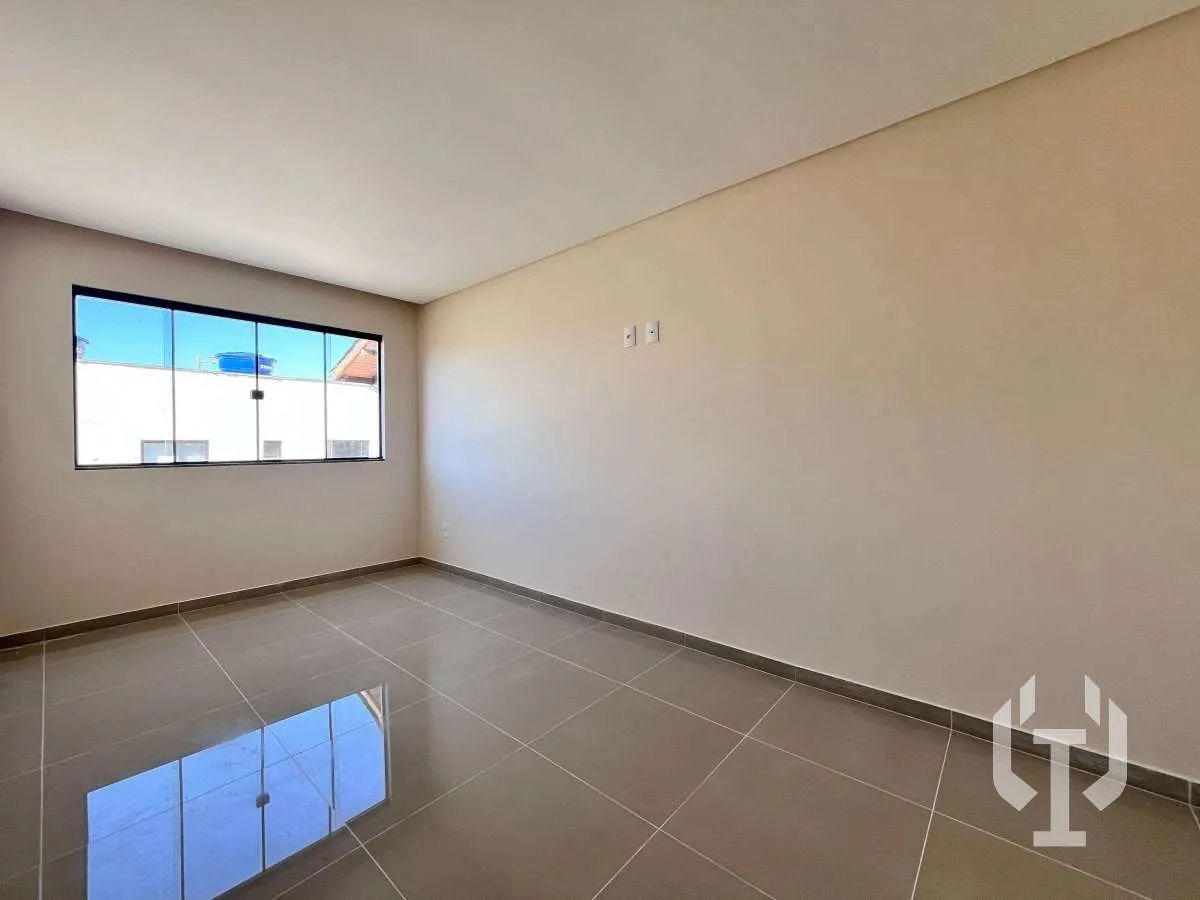 Imagem Sobrado Novo à Venda em Morretes - Itapema/SC