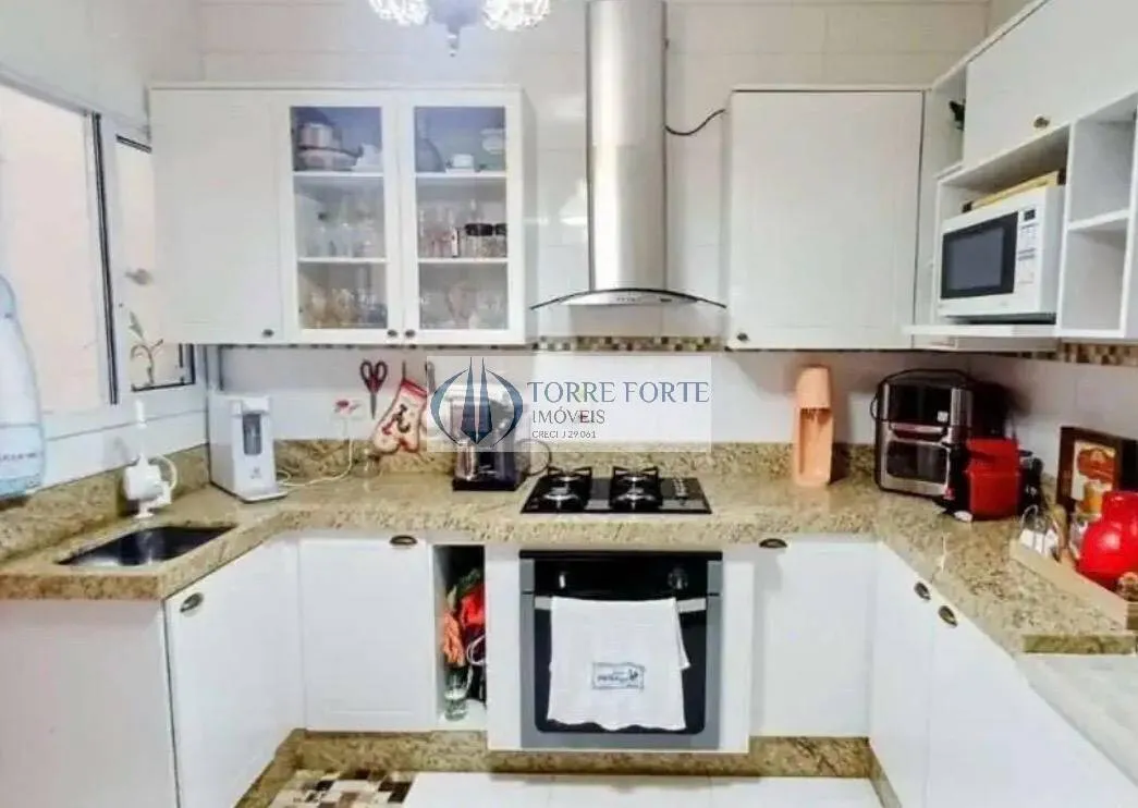 Imagem Ótima casa em condomínio fechado com 140 m² 3 suítes 2 vagas de garagem