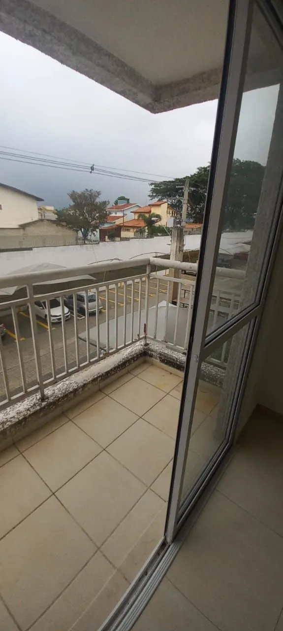 Imagem Apartamento à venda, no condomínio Reserva Anáua todo com piso porcelanato e armário na cozinha