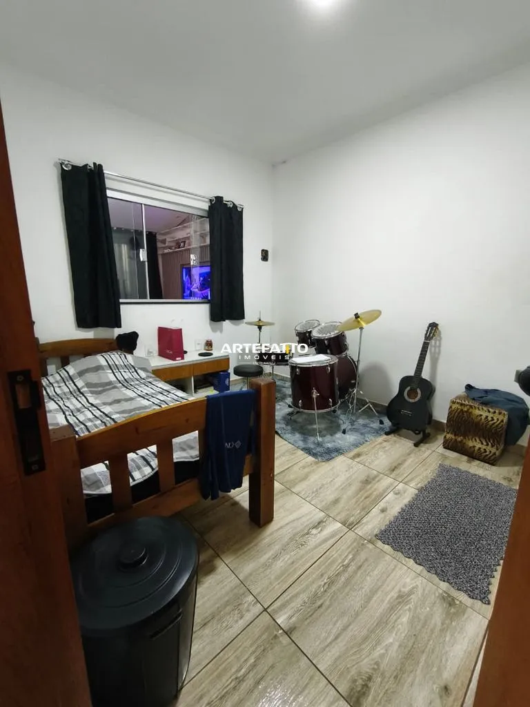 Imagem Casa bairro City Petrópolis, 250m2, rico em porcelanato e modulados.