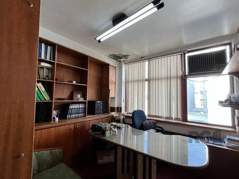 Imagem Conjunto/Sala para Venda - 37.47m², 0 dormitórios, Petrópolis