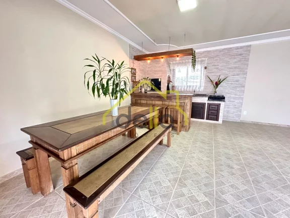 Imagem Casa alto padrão com 4 dormitórios averbada e com fácil acesso para BR 101!