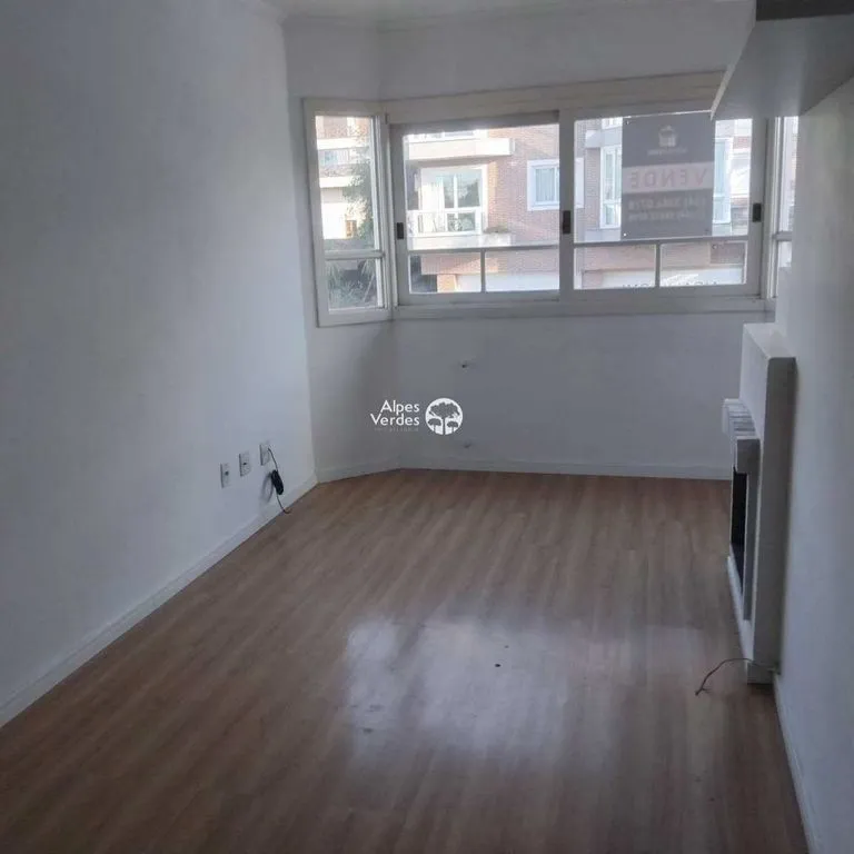 Imagem Vende-se Apartamento no Centro em Canela, Edifício Solar dos Alpes