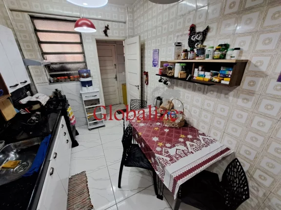 Imagem Apartamento à venda com 94m², 2 quartos, dependência, varanda de frente por R$580.000,00 no Gonzaga em Santos