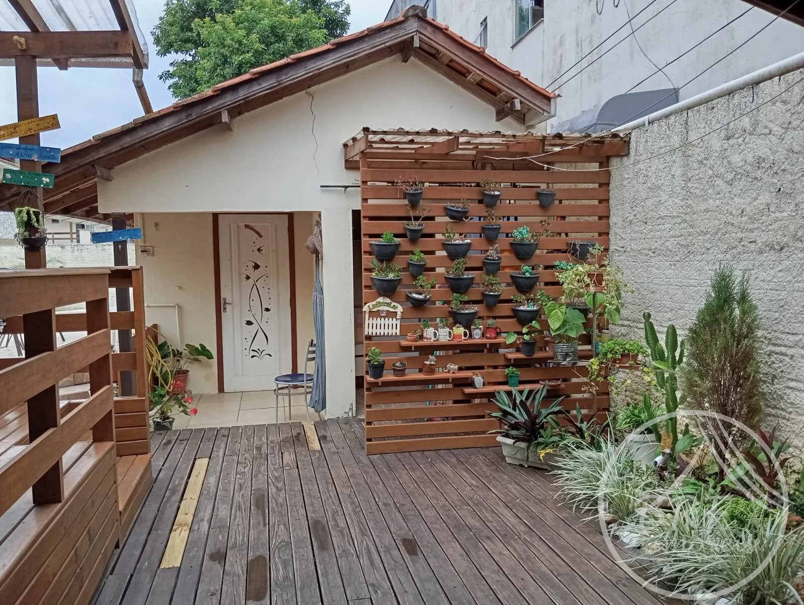 Imagem Excelente Casa 3 Dormitórios/Suíte c/ Piscina + Loft nos Ingleses