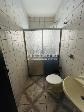 Imagem Casa à venda na Zona Norte de Londrina com 3 quartos, sala e cozinha integradas, 1 vaga de garagem, 73,25m² construídos em terreno de 137,50m²
