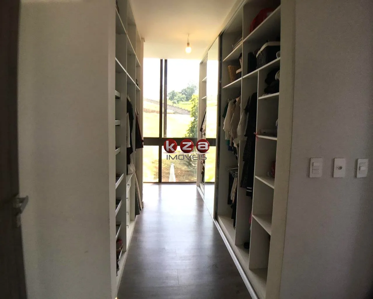Imagem Casa de Luxo à Venda em Valinhos-SP, Condomínio Villa Lombarda: 6 Quartos, 5 Suítes, 3 Salas, 7 Banheiros, 504m² - Imperdível!