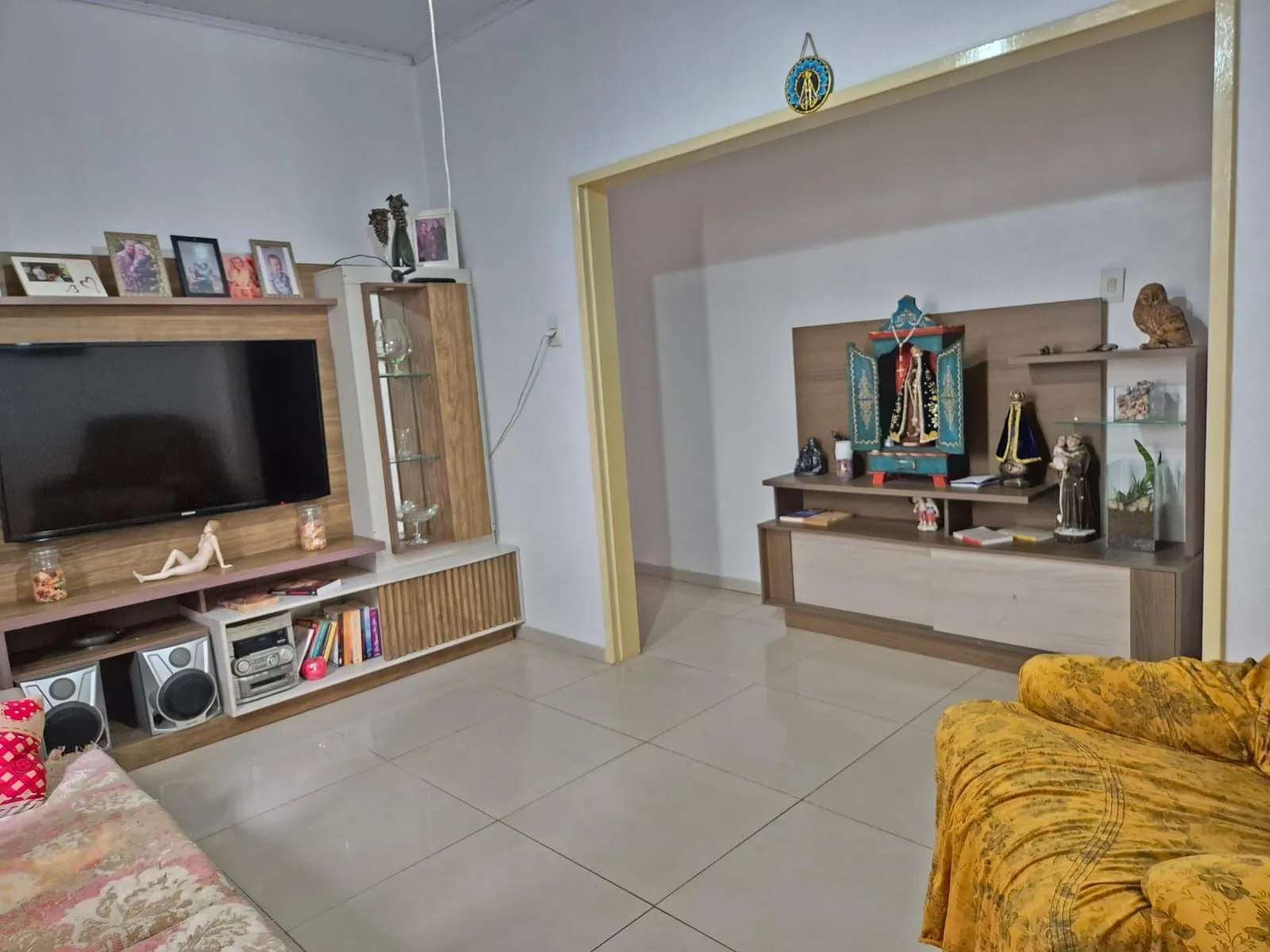 Imagem Casa térrea com pátio aos fundos