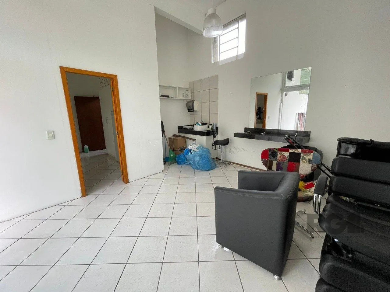 Imagem Prédio comercial 225m², com 5 lojas individuais, pé direito alto Vila Conceição.
