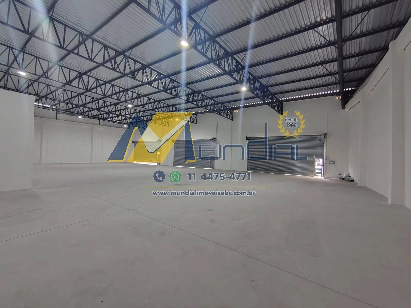 Imagem Salão Comercial de 198 m² na Vila Nogueira com Pé-Direito Alto
