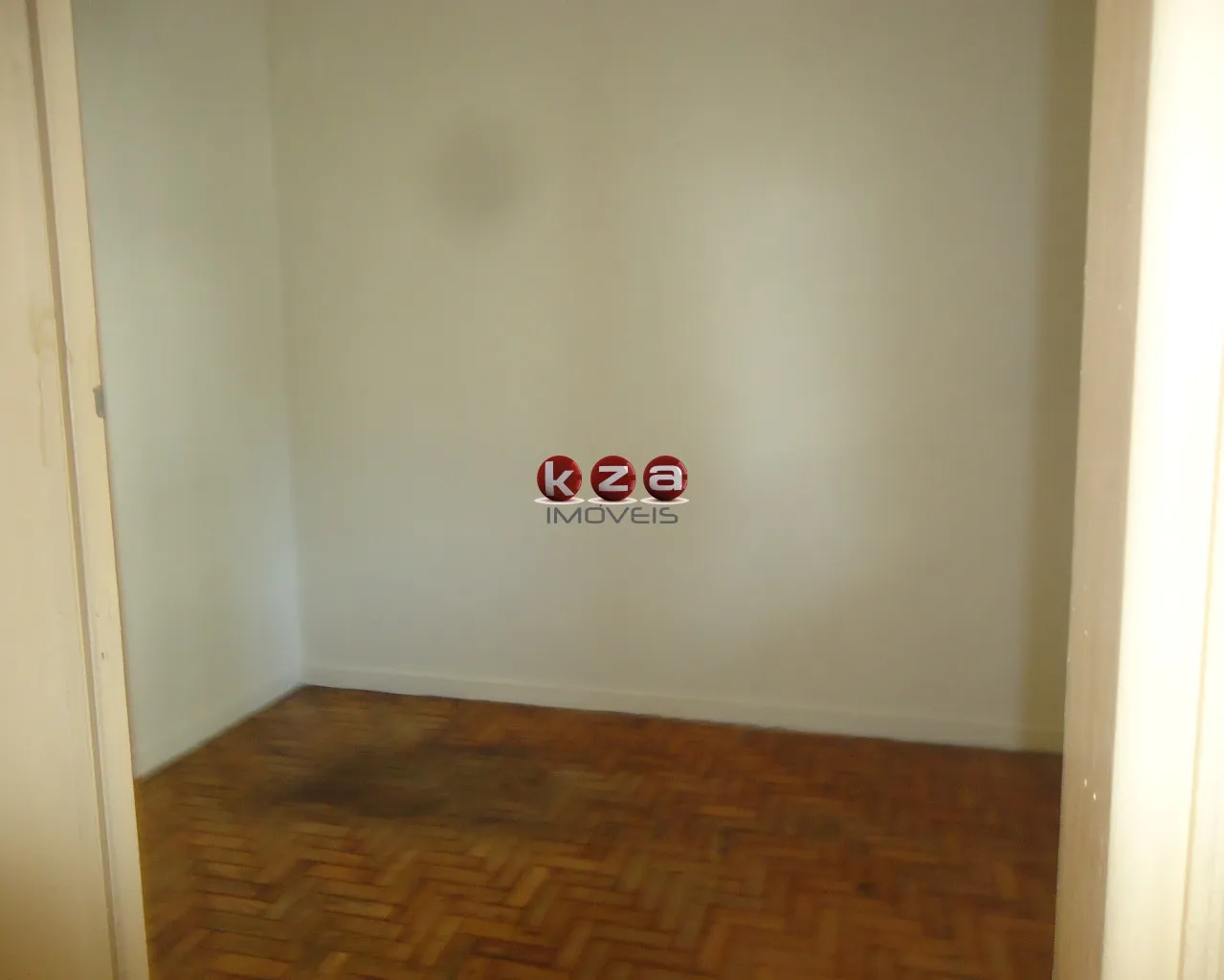 Imagem Casa de 3 quartos na Vila Angeli, Valinhos-SP: 159m², 2 banheiros. Agende sua visita!