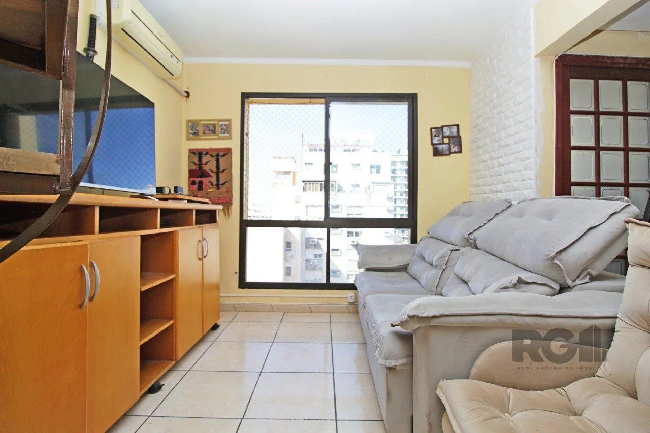 Imagem Cobertura duplex de 2 dormitórios garagem e semi-mobiliado, bairro Cidade Baixa.