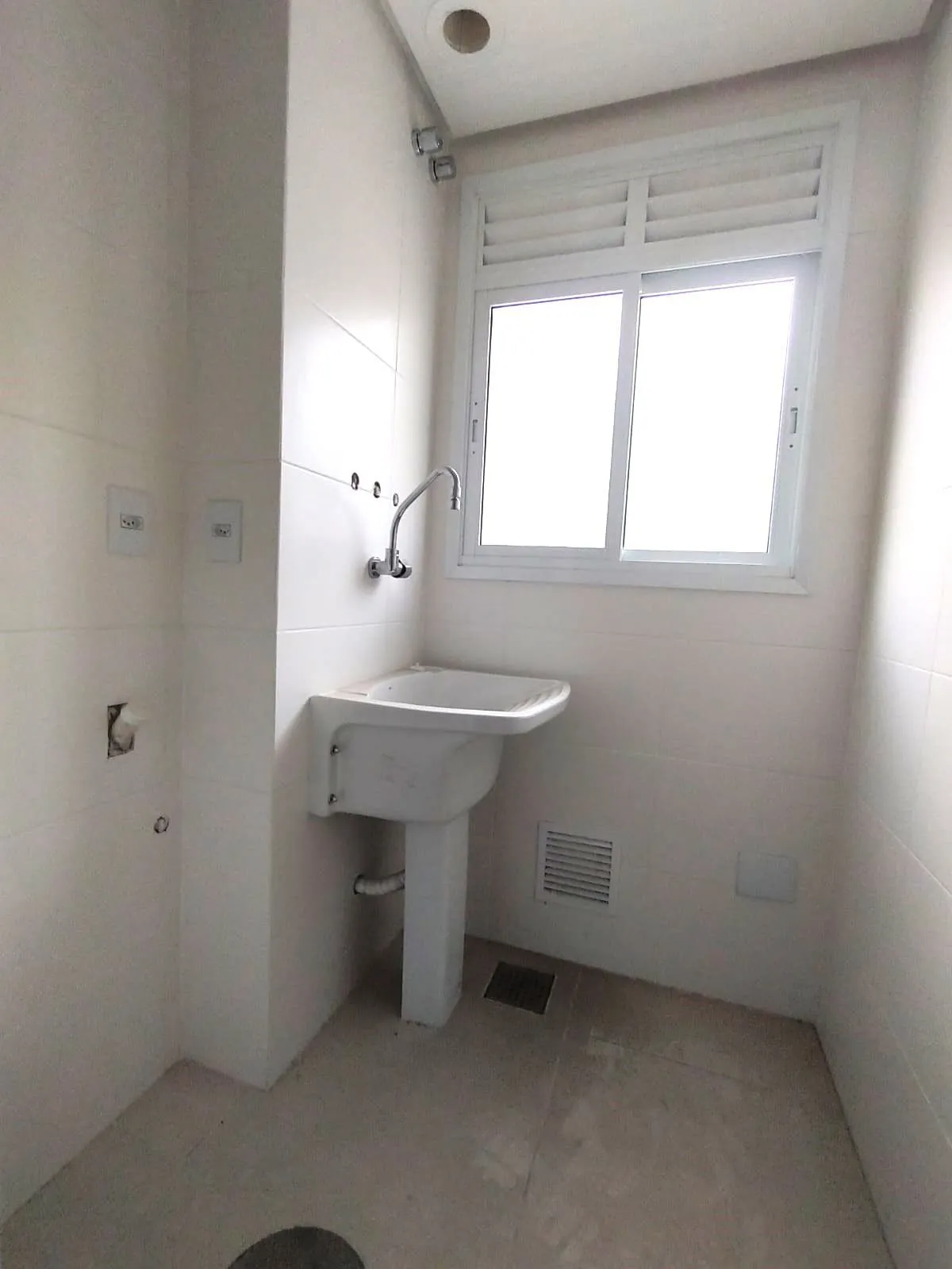 Imagem APARTAMENTO 1 DORMITÓRIO COM SUÍTE, COZINHA AMERICANA, LAVABO E AMPLO LIVING NO BOM FIM!
