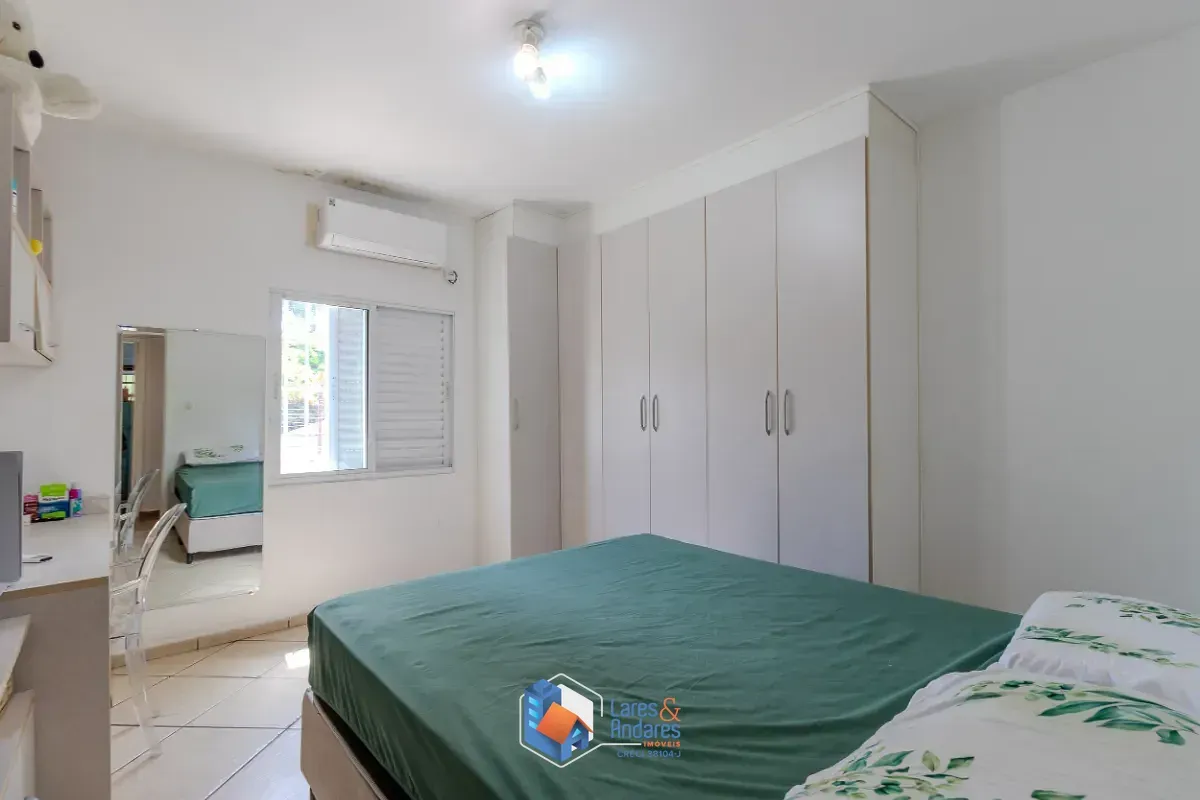 Imagem Sobrado para venda em Vila do Castelo com 3 quartos, sendo 1 suíte, 250m²