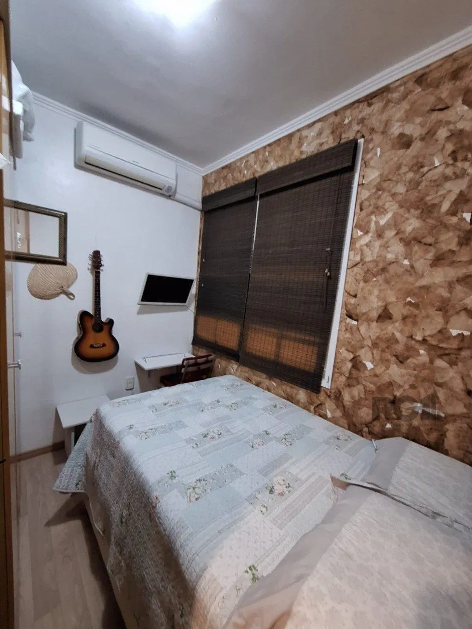 Imagem Apartamento de quatro dormitórios e uma vaga de garagem no bairro Bom Fim em Porto Alegre.