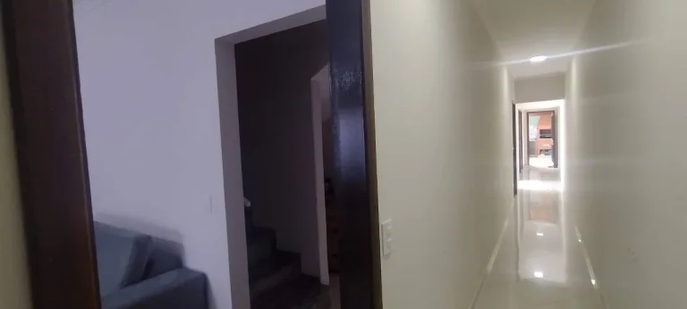 Imagem Sobrado com 224 m² 3 Dormitorios sendo 1 Suite e 2 Vagas de Garagens