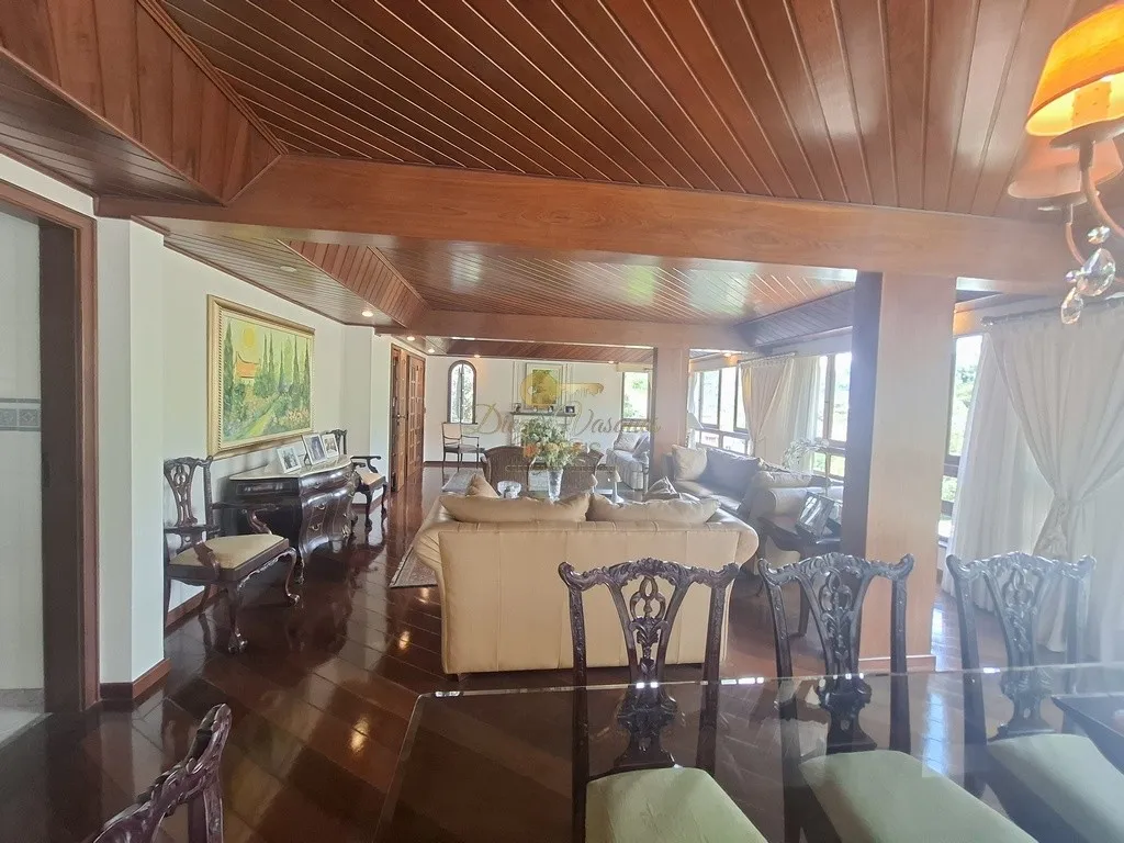 Imagem Casa em Condomínio para Venda em Teresópolis / RJ no bairro Parque do Imbui