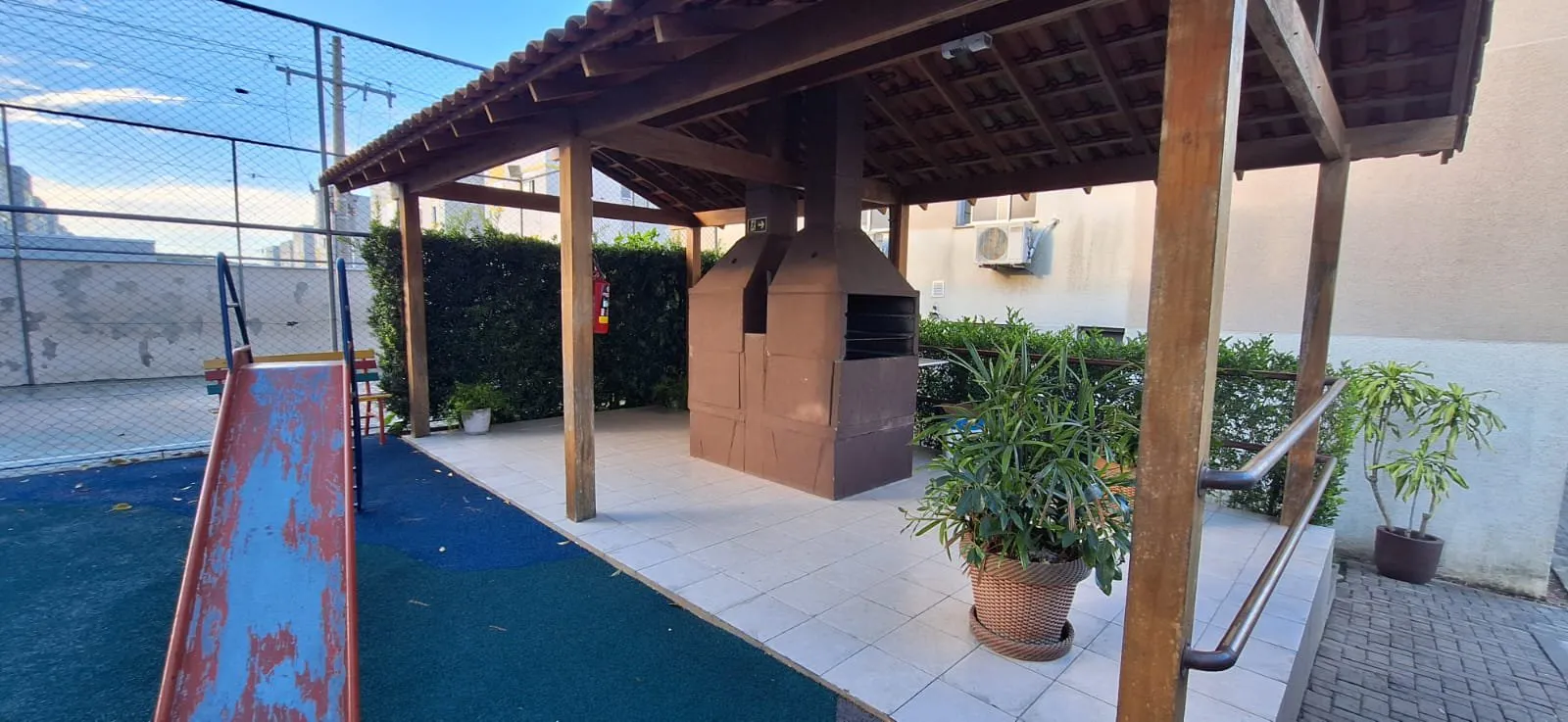 Imagem Apartamento Semimobiliado em Porto Alegre, Agronomia - Oportunidade de Venda